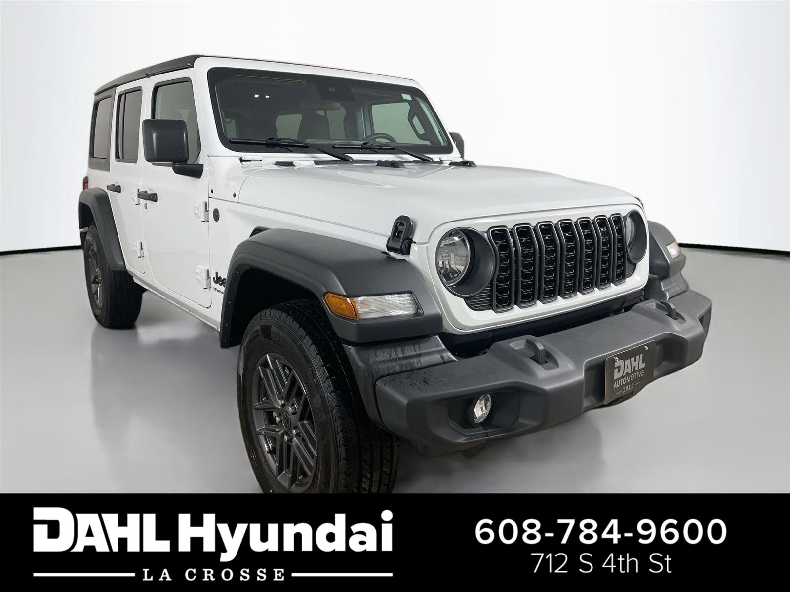 Used 2024 Jeep Wrangler Sport S image 1