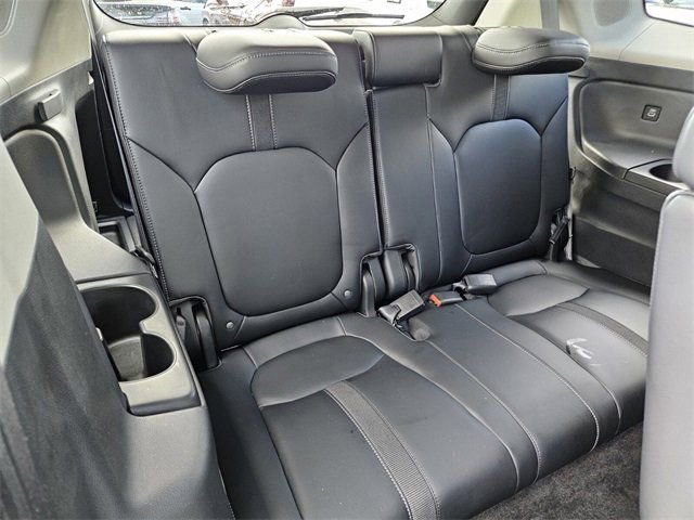 Used 2023 Honda Pilot Touring image 12