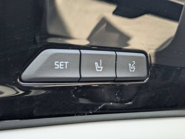 Certified 2024 Kia Carnival SX FWD image 36