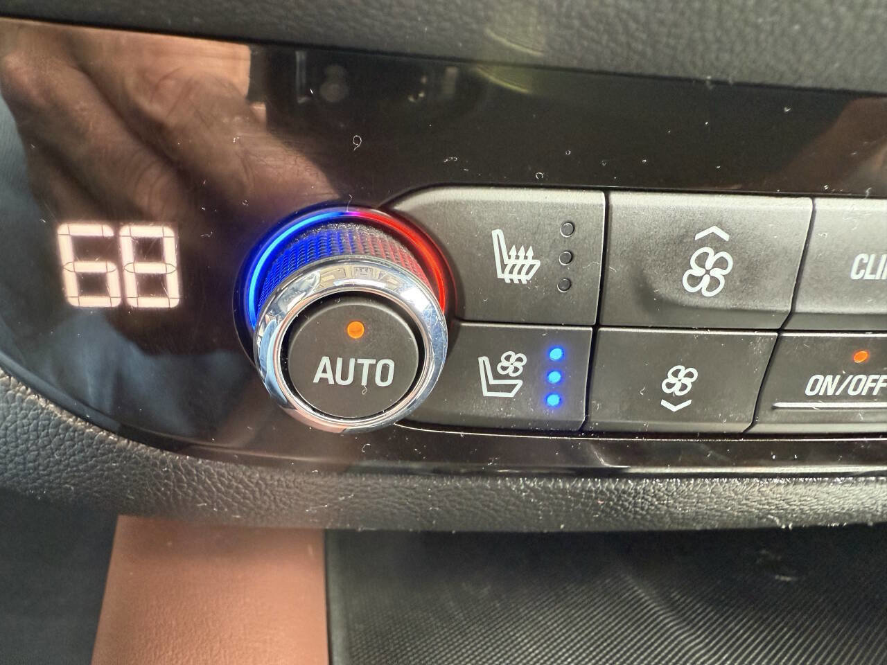 Used 2018 Buick Enclave Avenir w/ Avenir Technology Package image 24