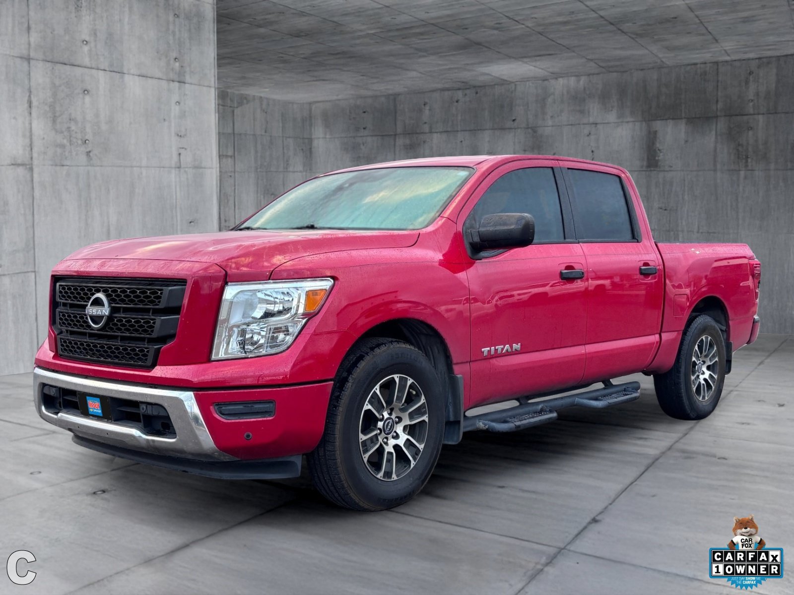 Used 2024 Nissan Titan SV w/ SV Convenience Package RWD image 2