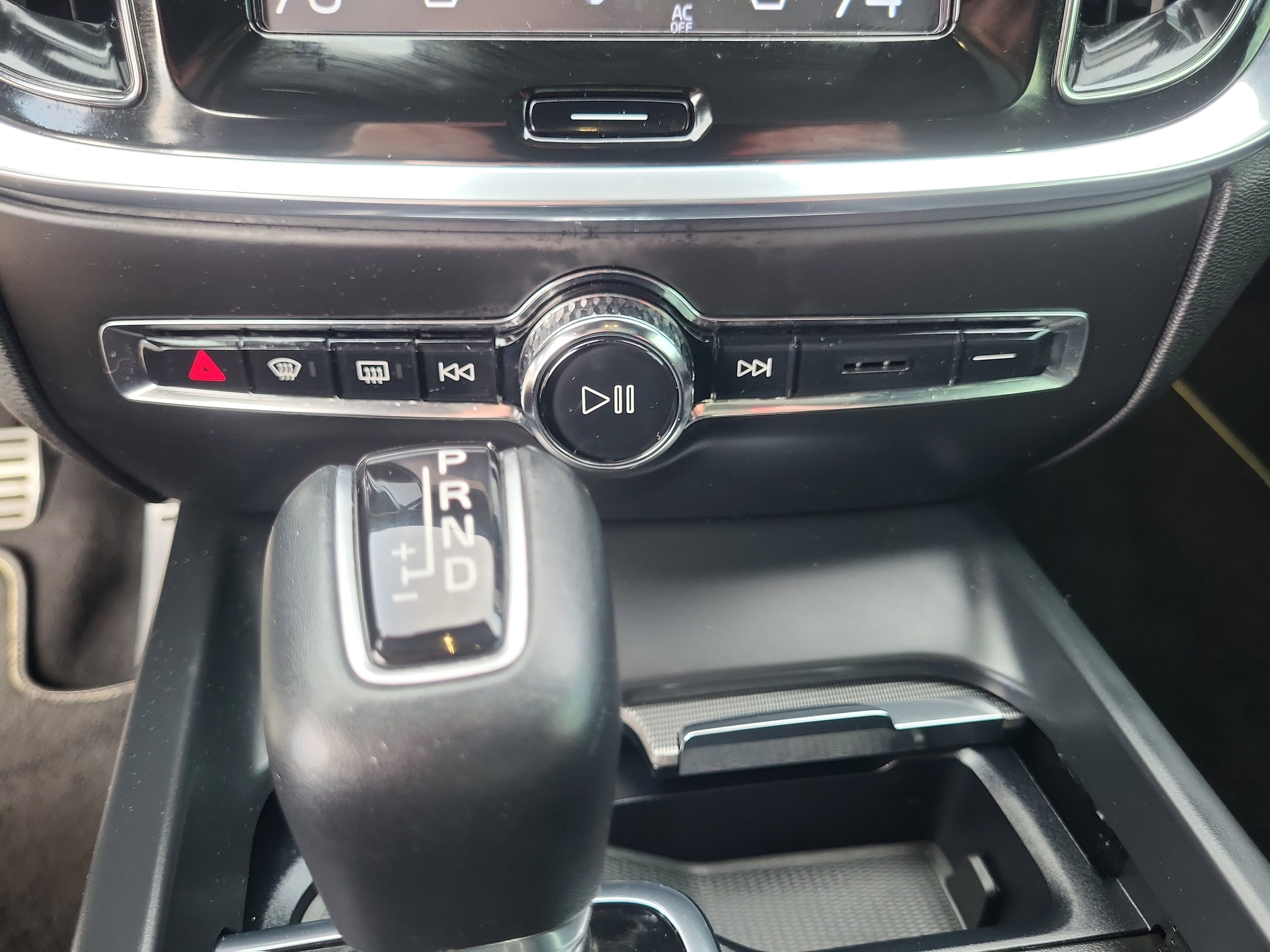 Used 2020 Volvo S60 T6 R-Design w/ Protection Package Premier image 21