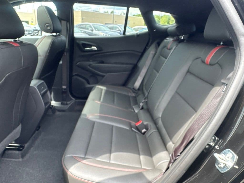 Used 2026 Chevrolet Trax RS w/ Sunroof Package FWD image 22