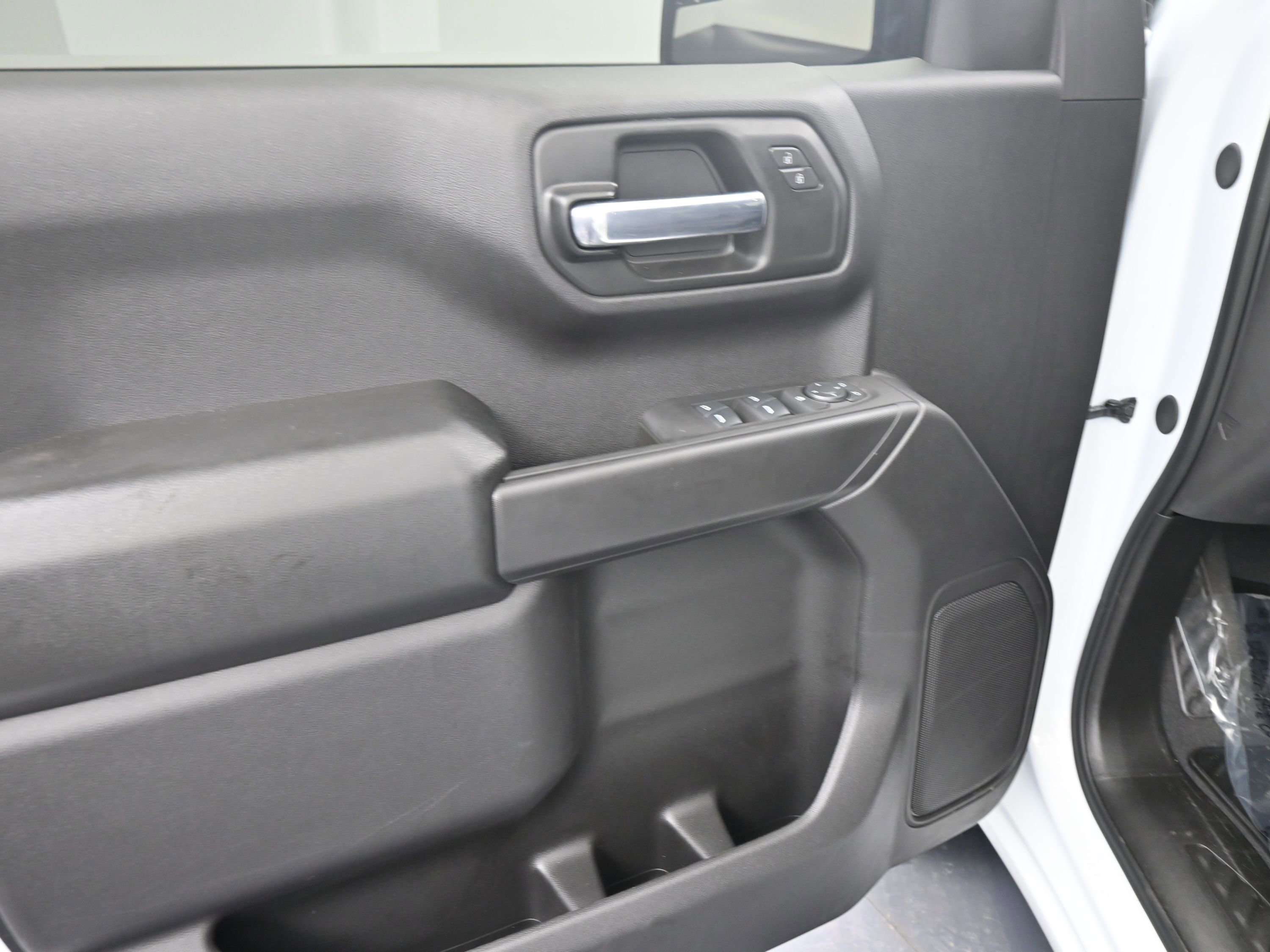 Certified 2025 Chevrolet Silverado 1500 Custom w/ Turbomax Blackout Package image 13