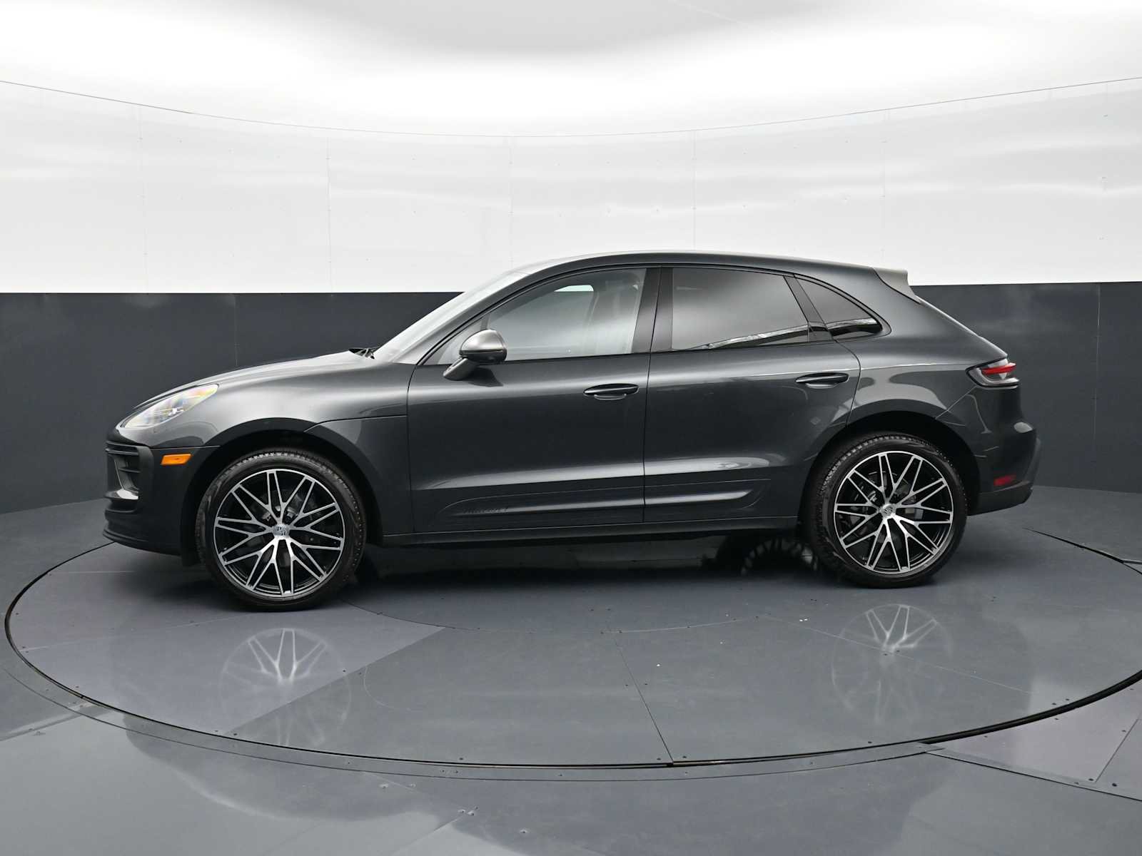 Certified 2025 Porsche Macan Turbo AWD/4WD image 2