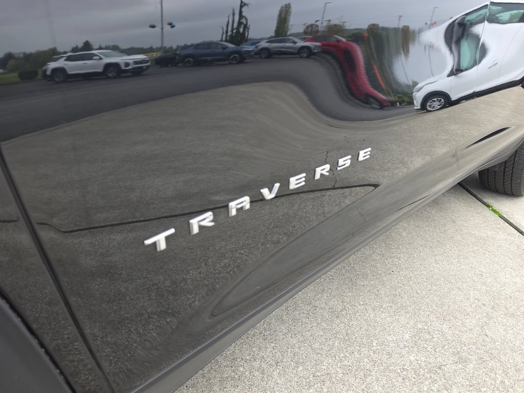Used 2025 Chevrolet Traverse LT AWD/4WD image 34
