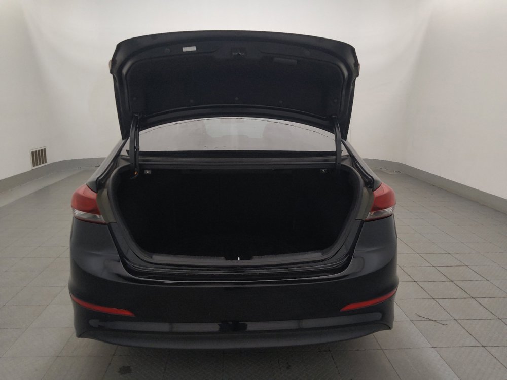 Used 2017 Hyundai Elantra SE FWD image 29