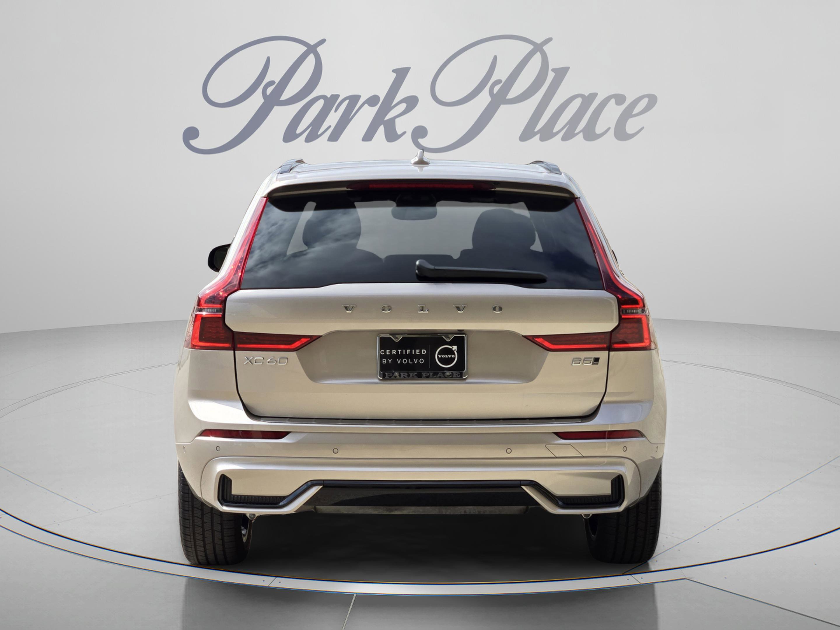 Used 2026 Volvo XC60 B5 Plus w/ Protection Package Premier AWD/4WD image 4