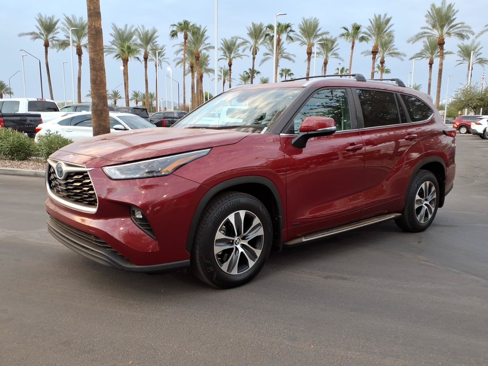 Used 2023 Toyota Highlander XLE w/ Protection Package #3 (TMS) AWD/4WD image 8