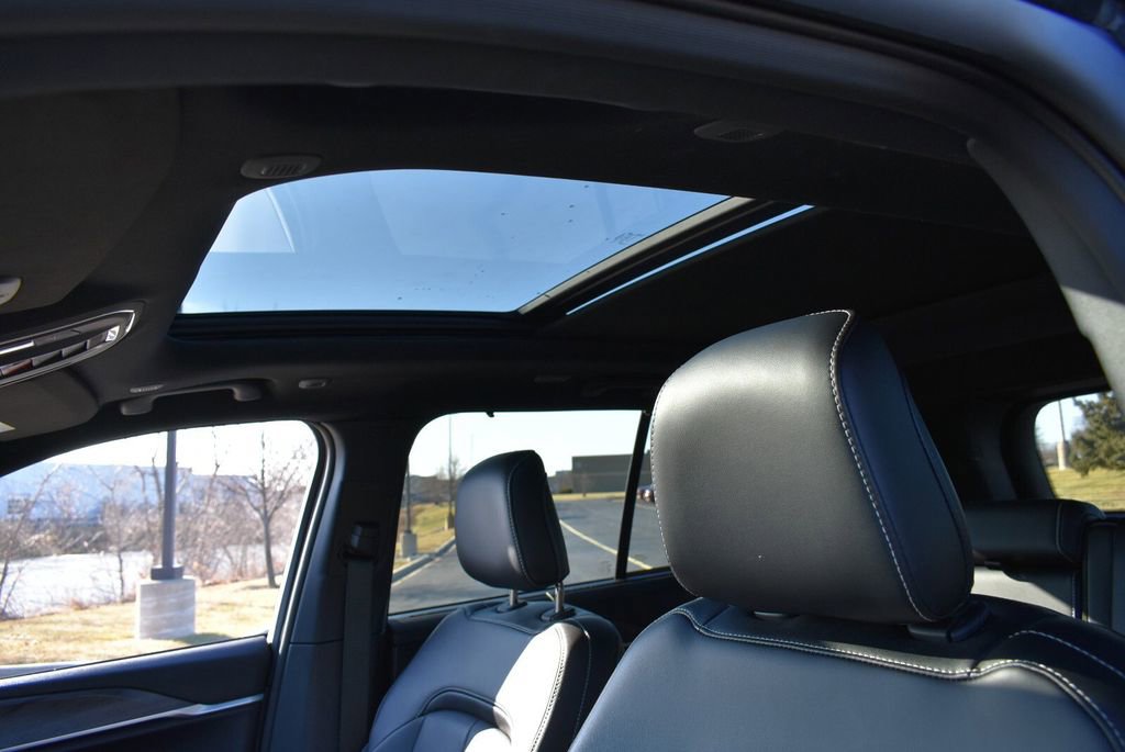 Certified 2025 Jeep Grand Cherokee Limited w/ Luxury Tech Group II image 13