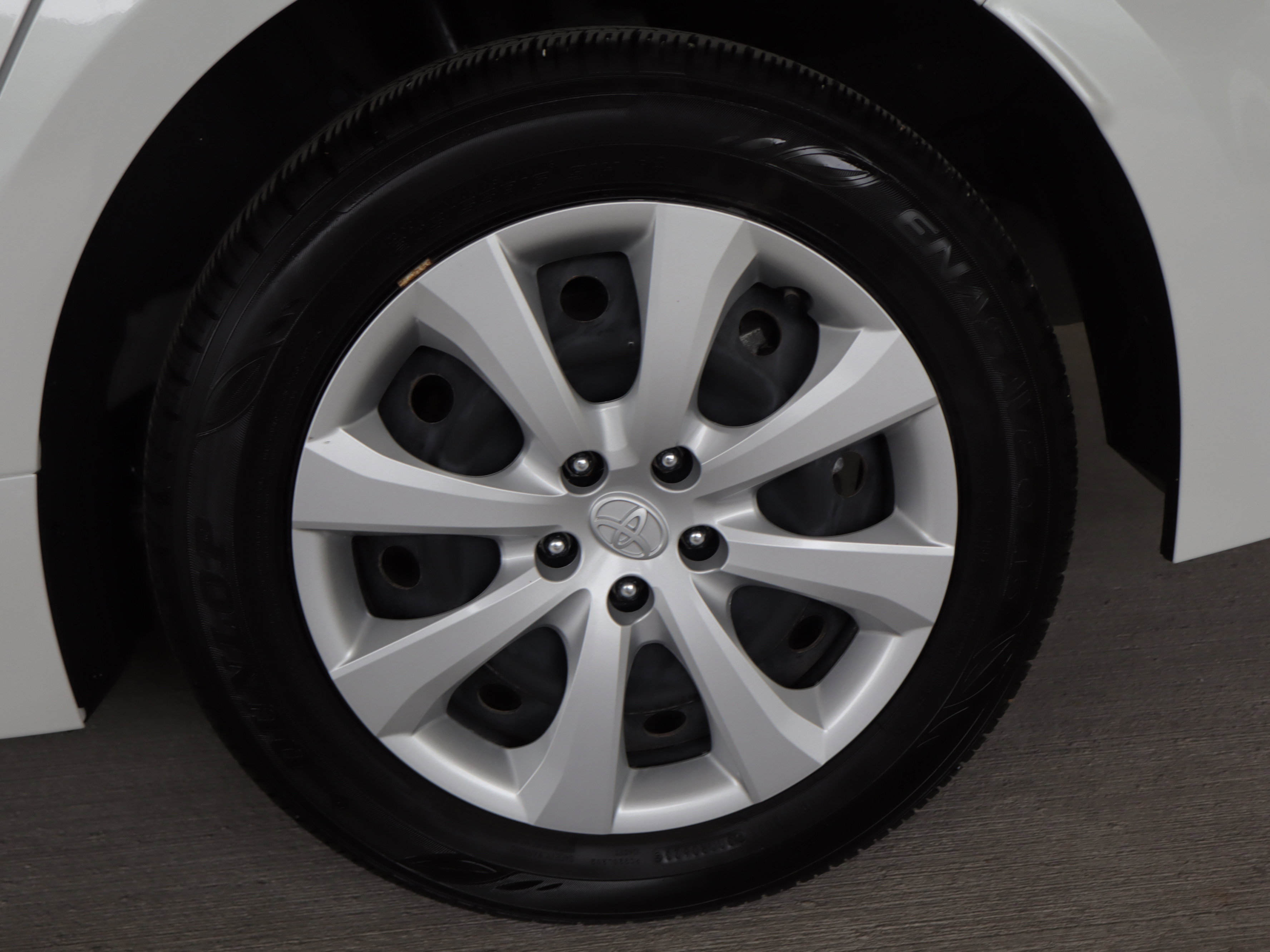 Used 2023 Toyota Corolla LE w/ Carpet Mat Package (TMS) FWD image 25