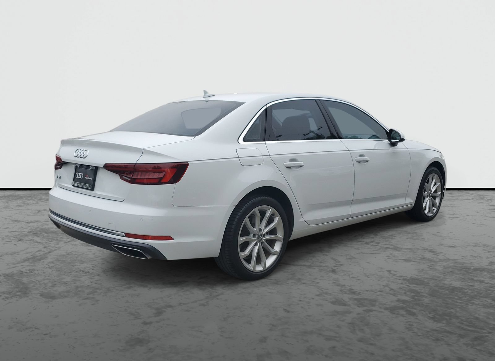 Used 2019 Audi A4 2.0T Premium Plus w/ Premium Plus Package FWD image 4