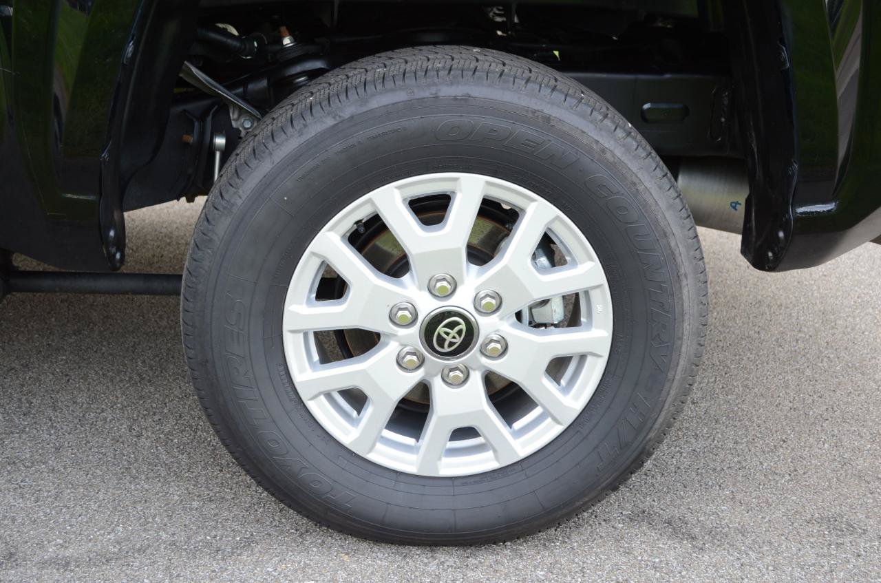 Used 2026 Toyota Tacoma SR5 AWD/4WD image 10