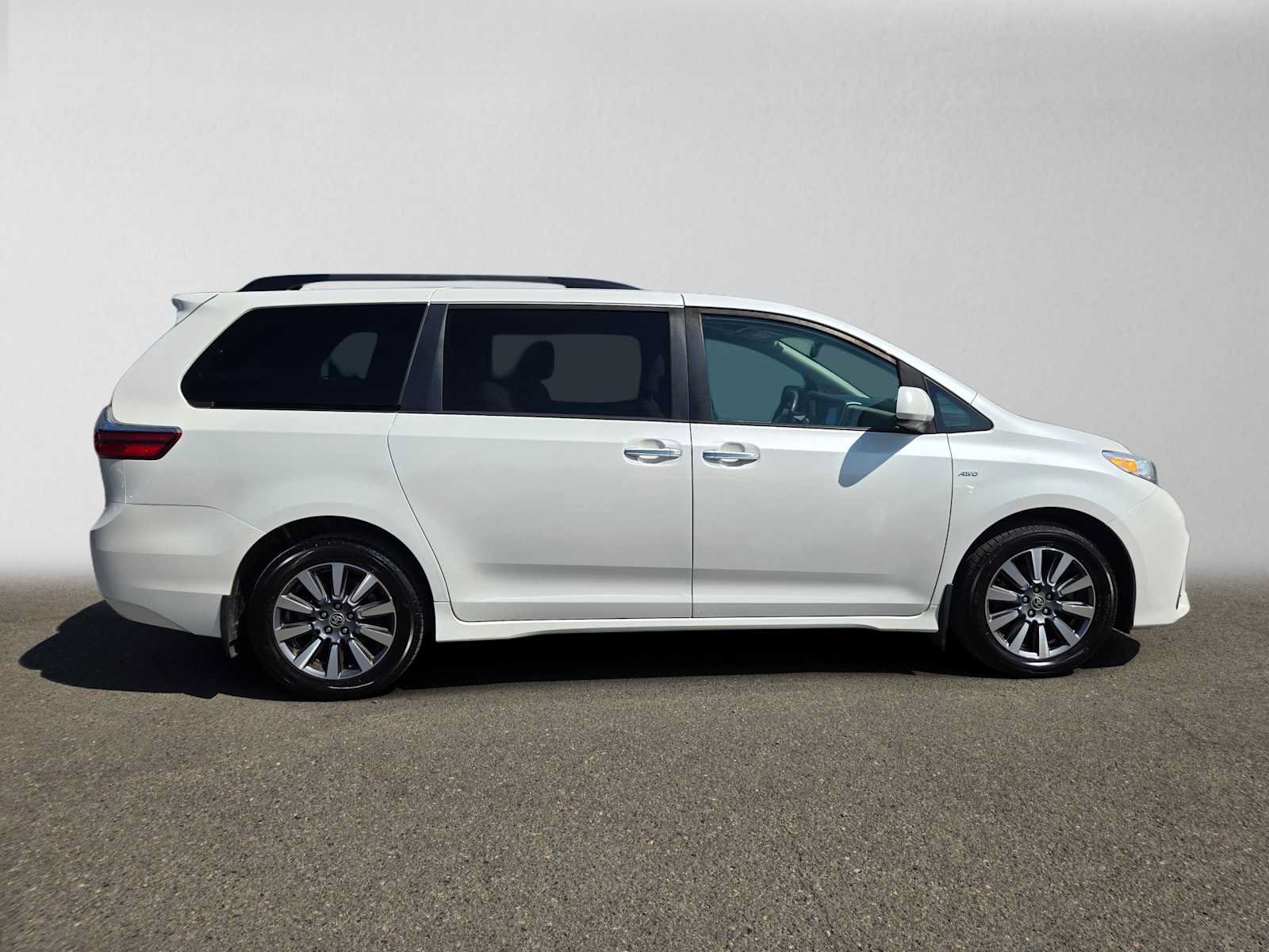Certified 2020 Toyota Sienna XLE w/ XLE Navigation Package AWD/4WD image 2