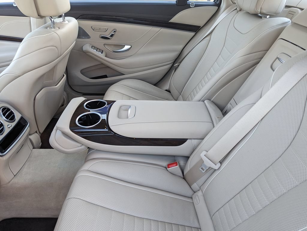 Used 2018 Mercedes-Benz S 560 4MATIC Sedan image 38