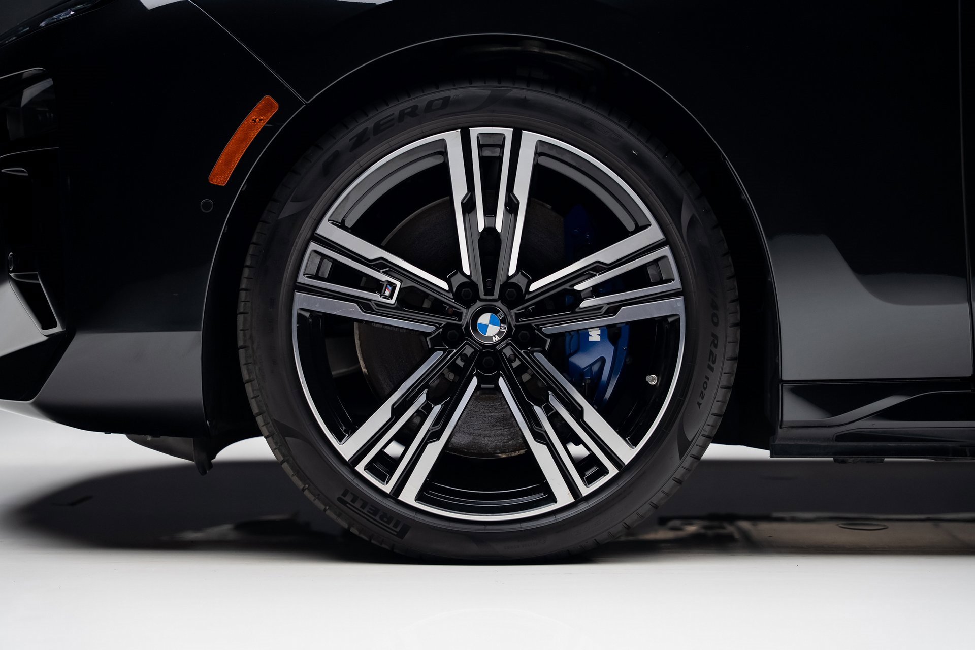 Used 2023 BMW i7 xDrive60 w/ Executive Package 2 image 19