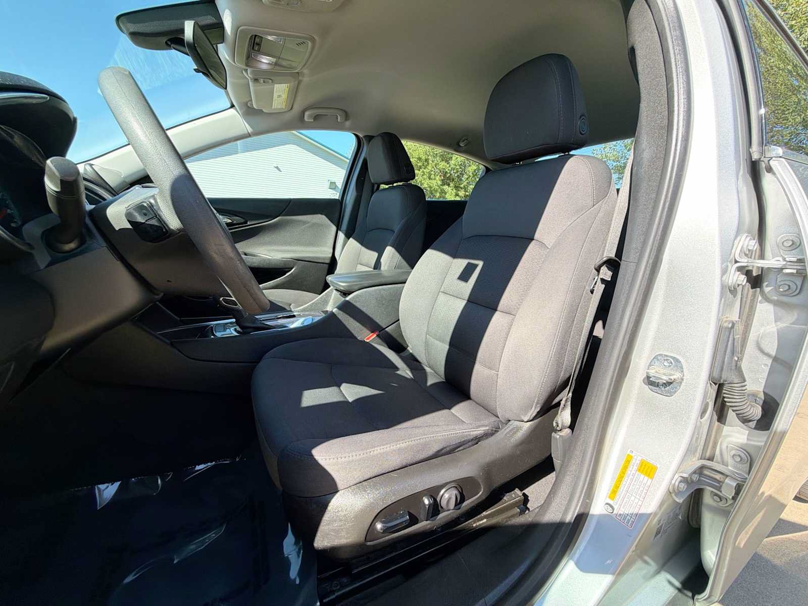 Used 2021 Chevrolet Malibu LT FWD image 13