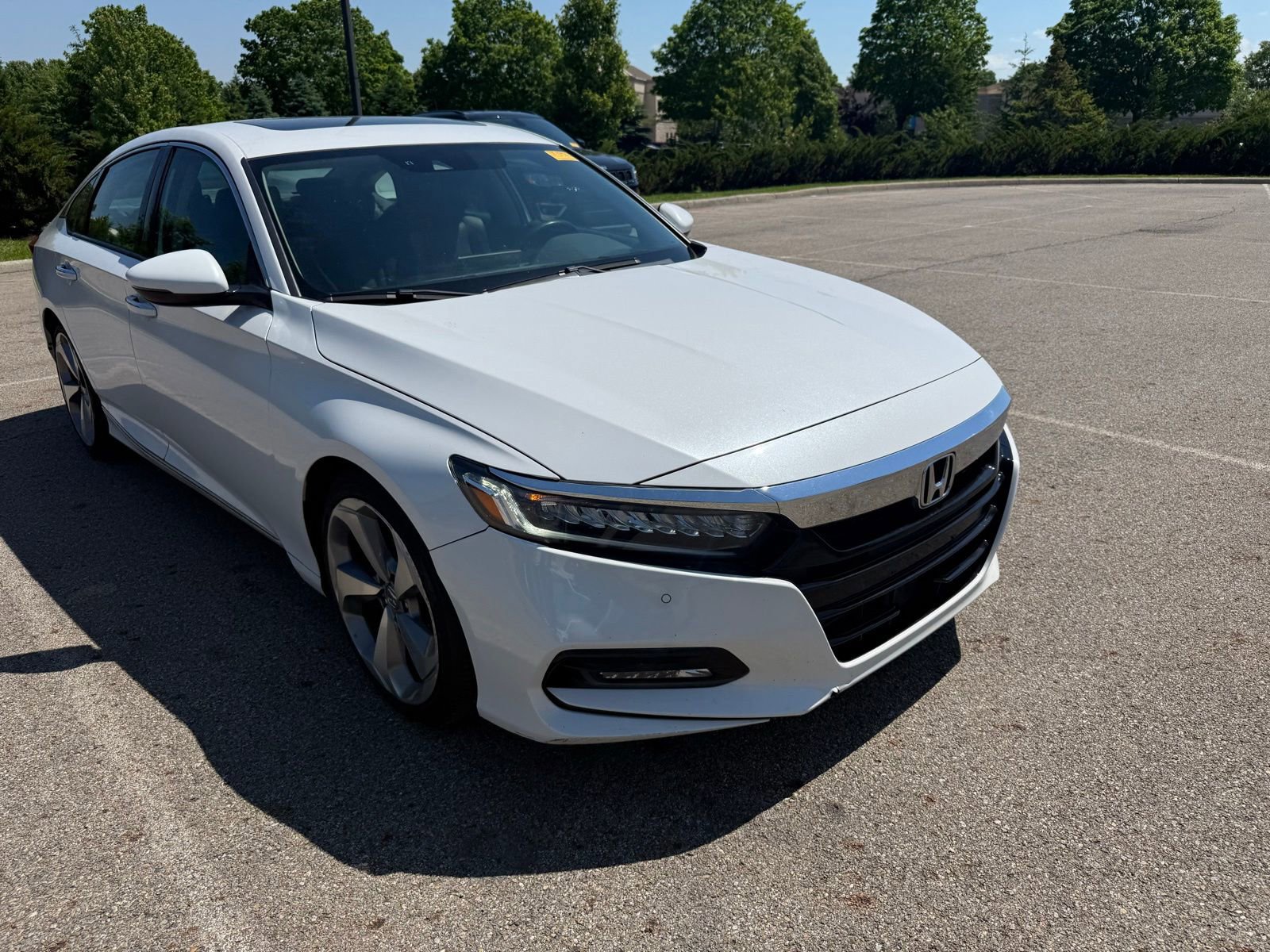 Used 2018 Honda Accord Touring image 3