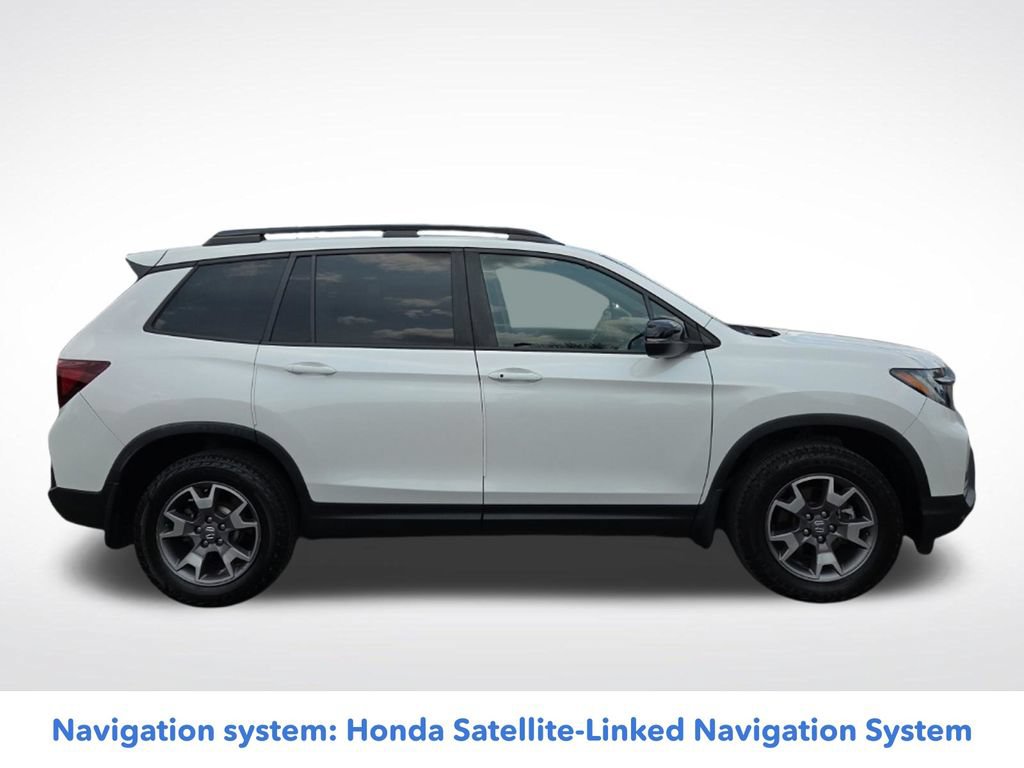 Used 2023 Honda Passport TrailSport image 2