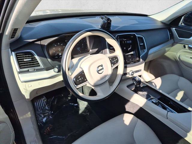 Used 2022 Volvo XC90 T5 Momentum AWD/4WD image 9