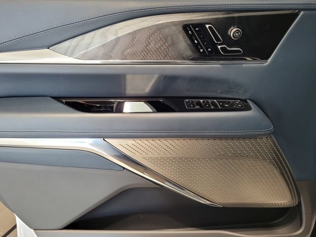 New 2025 Cadillac Escalade IQ Sport 2 w/ LPO, ONYX Package AWD/4WD image 18