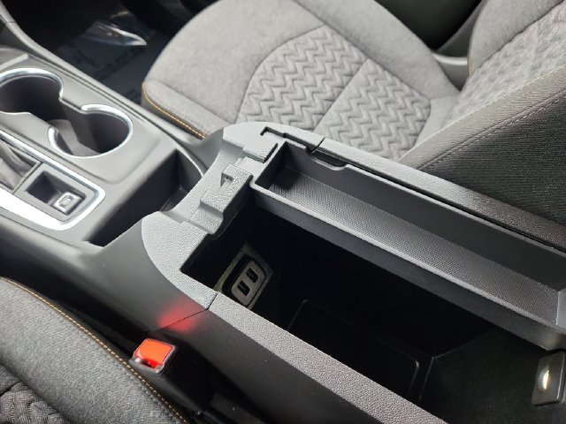 Used 2024 Chevrolet Equinox LT FWD image 47