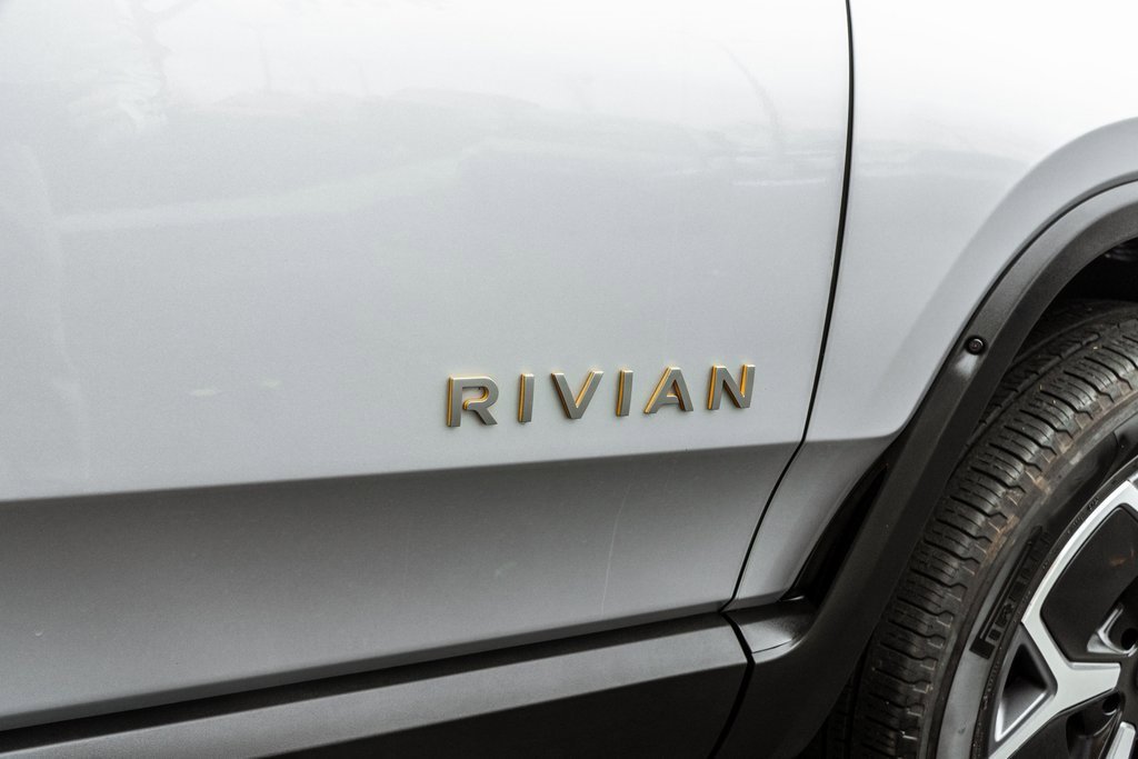 Used 2023 Rivian R1T Adventure image 4
