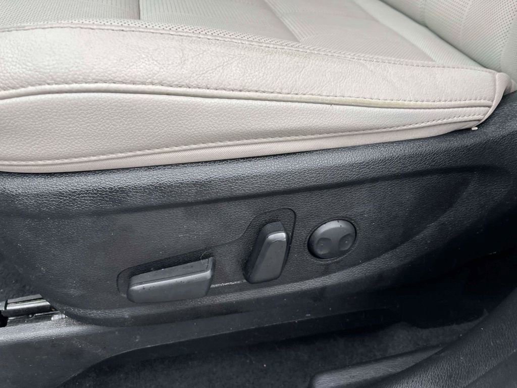 Used 2021 Kia Telluride EX w/ EX Premium Package image 16