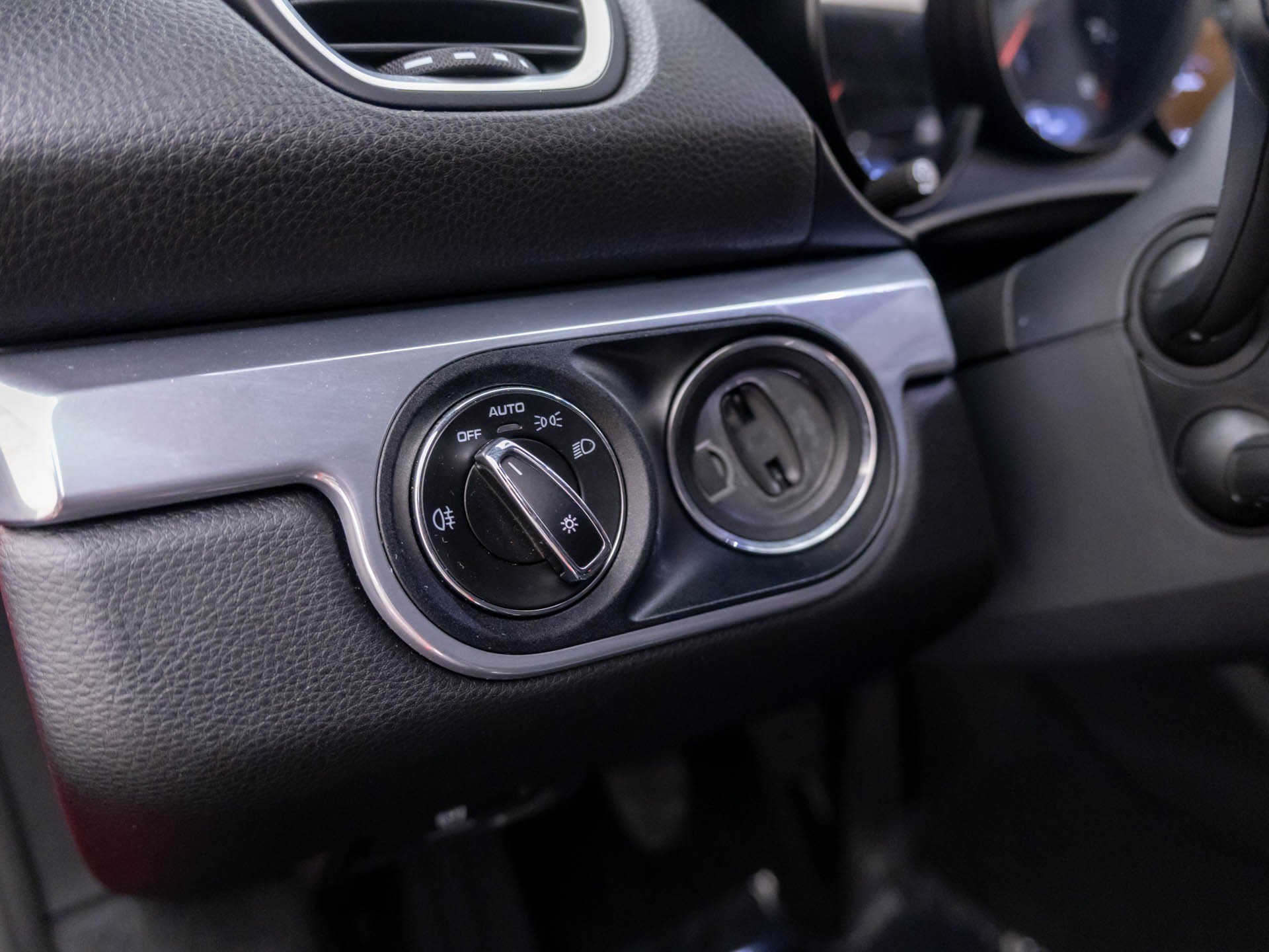 Used 2024 Porsche 718 Cayman RWD image 18