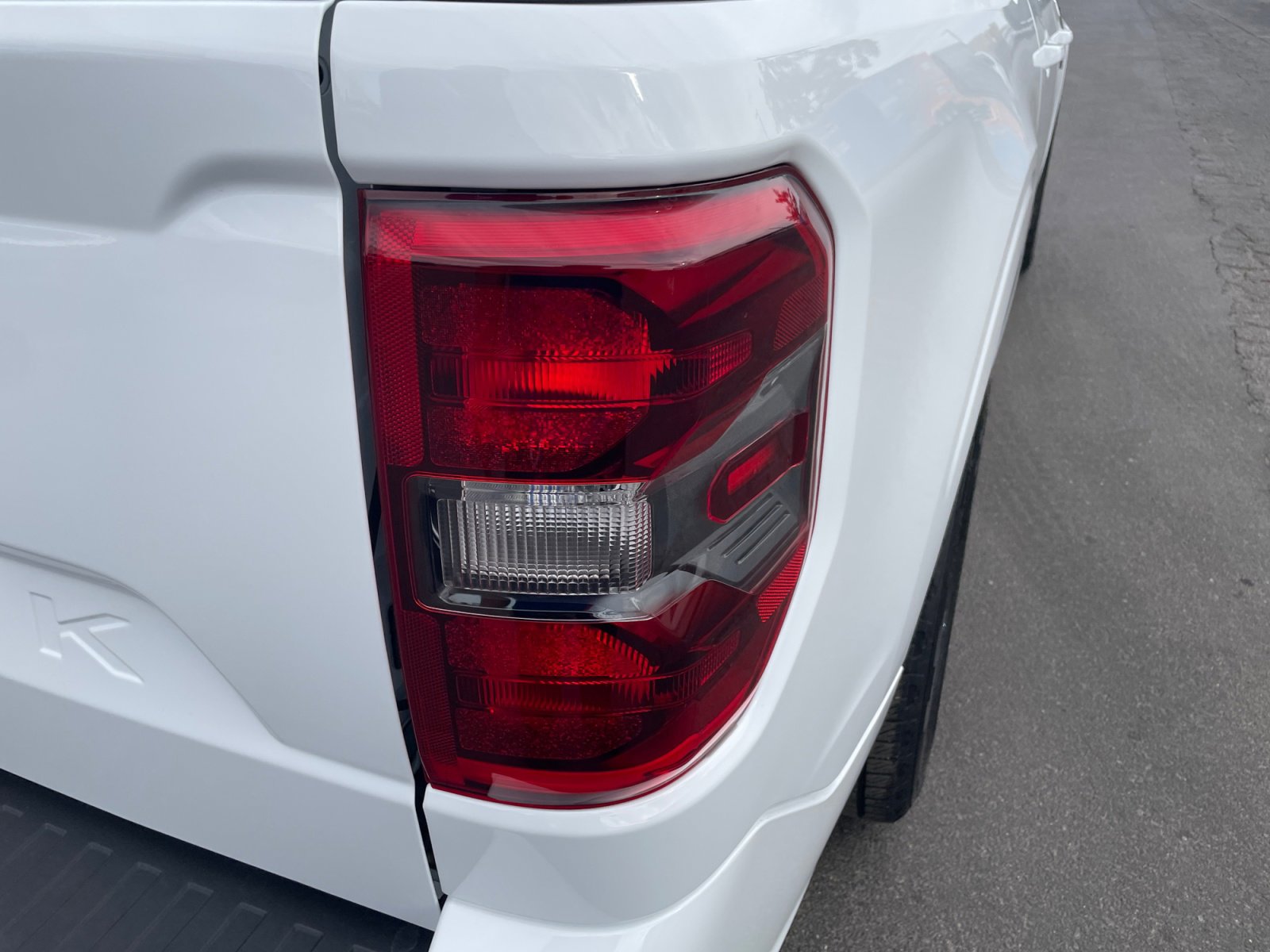 Certified 2025 Ford Maverick Lobo AWD/4WD image 29