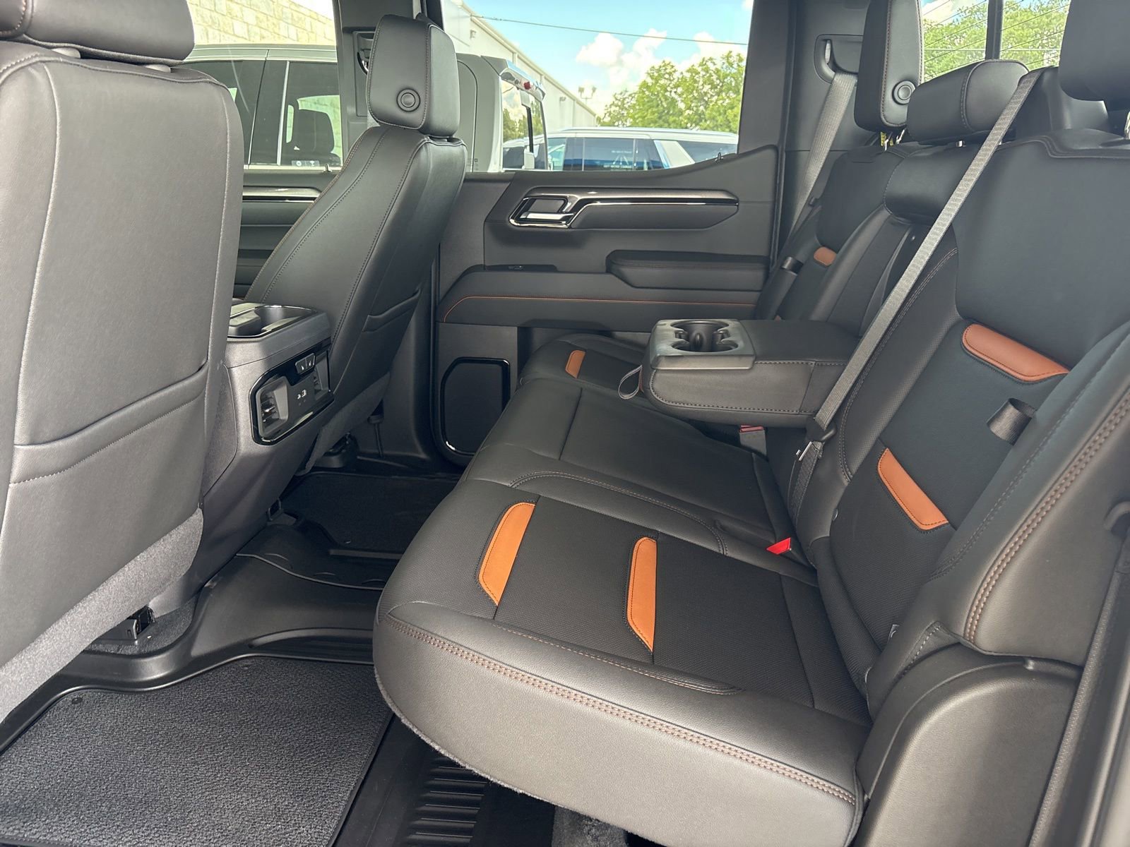 New 2024 GMC Sierra 1500 AT4 w/ Technology Package image 11