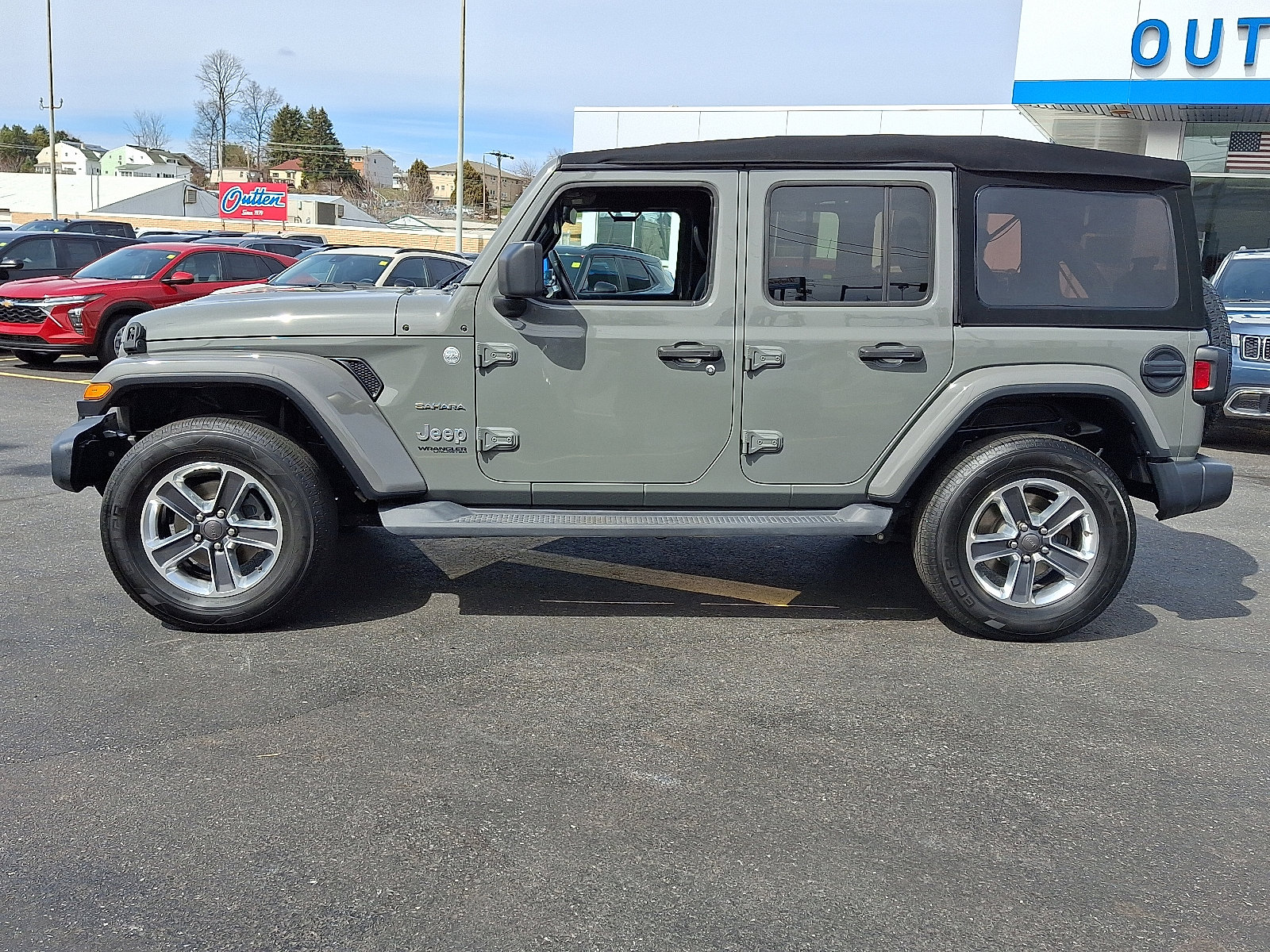 Used 2019 Jeep Wrangler Unlimited Sahara w/ Dual Top Group image 2