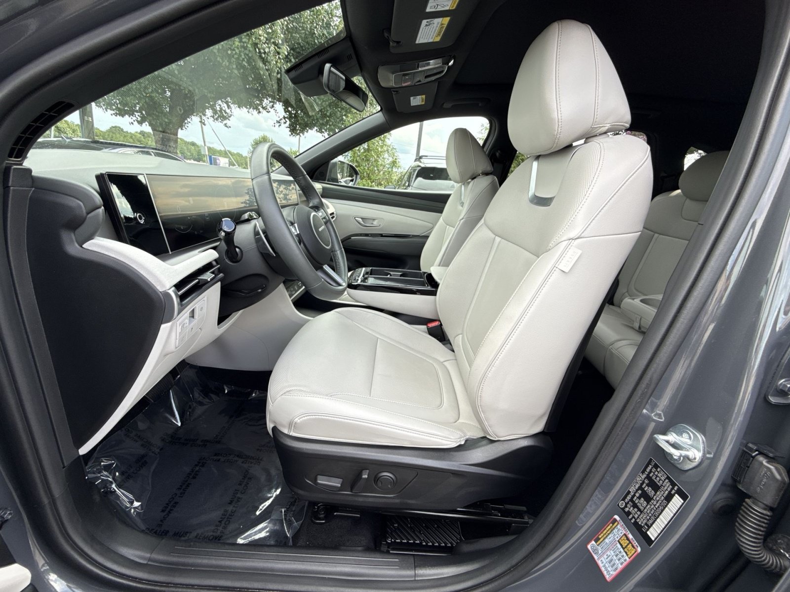 Certified 2025 Hyundai Tucson Limited AWD/4WD image 13