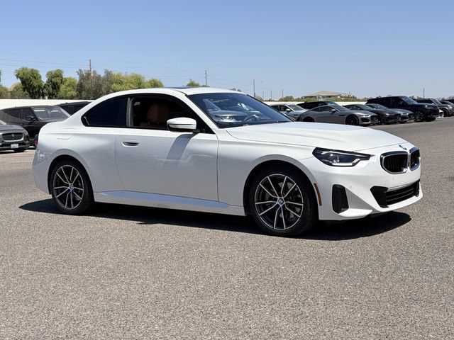 Used 2026 BMW 230i Coupe w/ Convenience Package RWD image 4