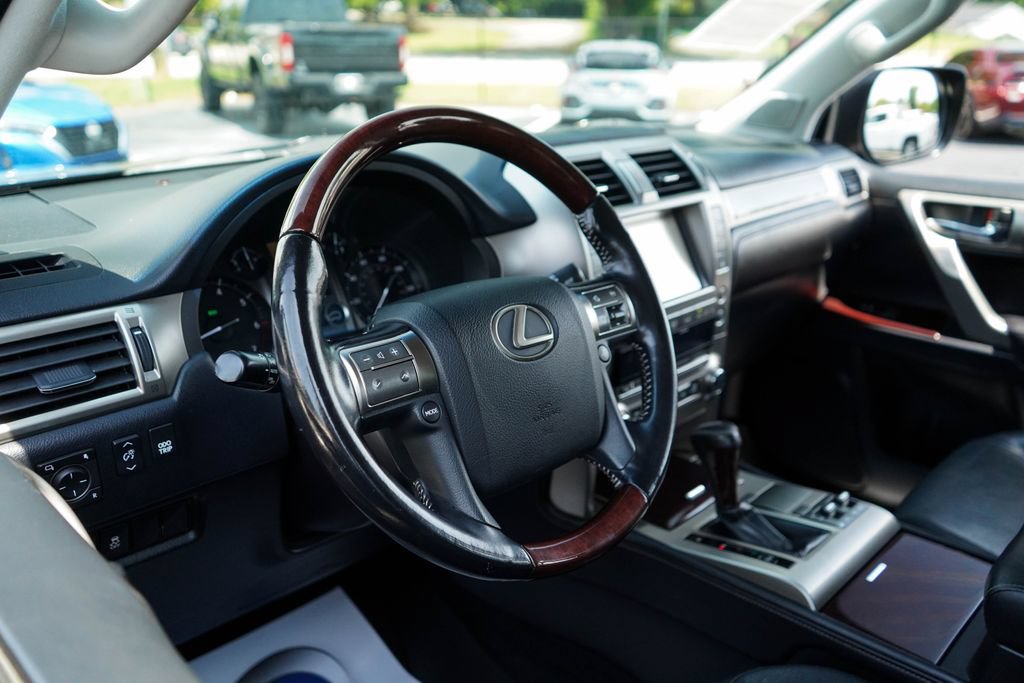 Used 2017 Lexus GX 460 Premium AWD/4WD image 5