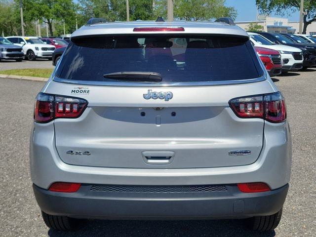 Used 2024 Jeep Compass Latitude AWD/4WD image 9