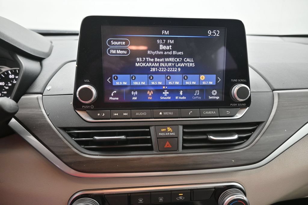 Used 2025 Nissan Altima 2.5 SV FWD image 4