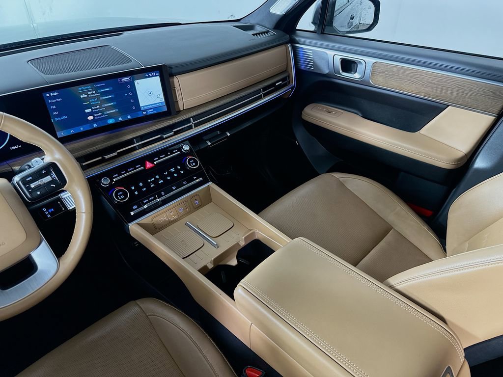 Used 2025 Hyundai Santa Fe Limited image 17