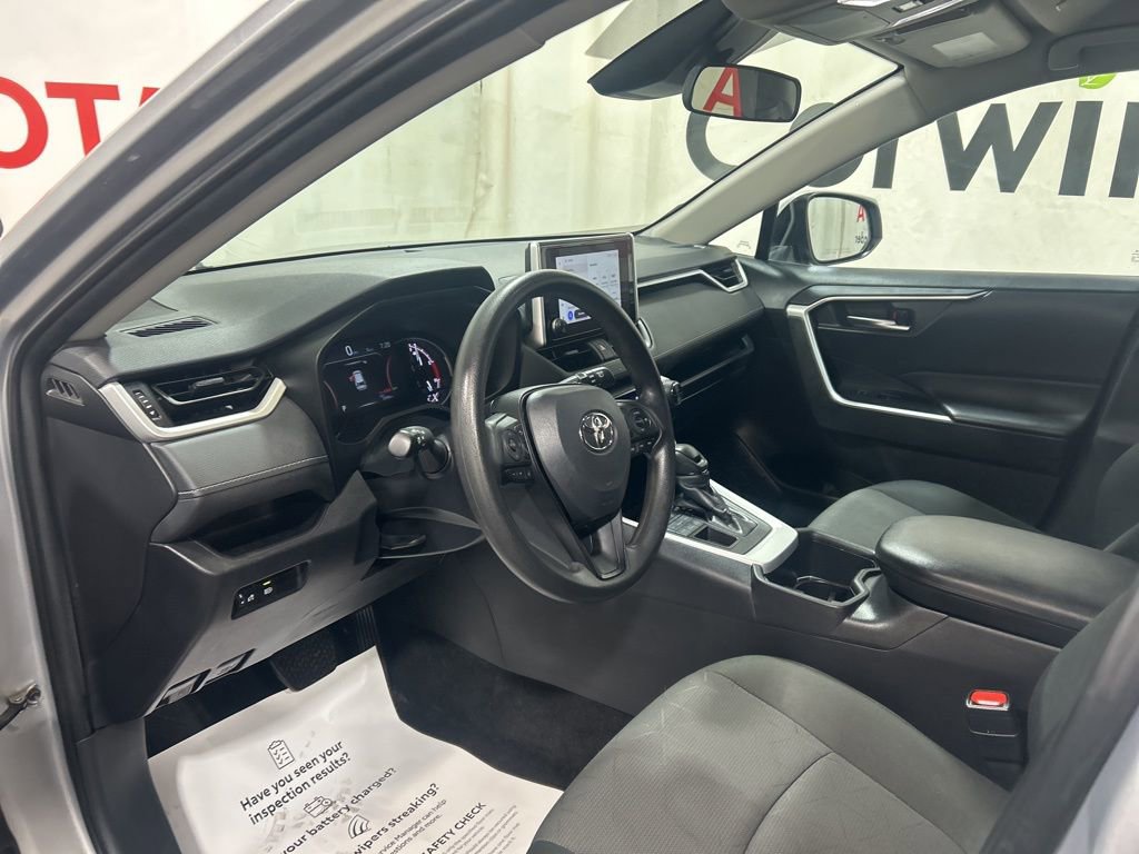 Used 2024 Toyota RAV4 XLE image 21