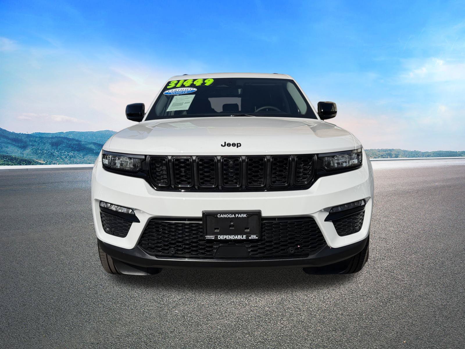 Used 2023 Jeep Grand Cherokee Limited w/ Luxury Tech Group II RWD image 3