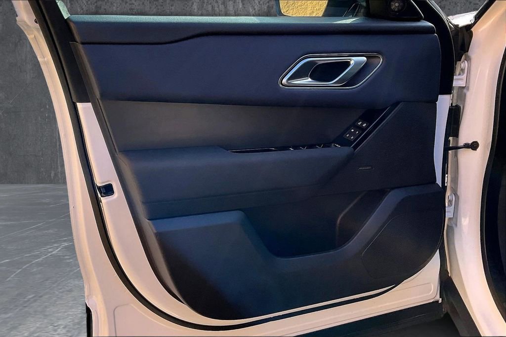 Certified 2025 Land Rover Range Rover Velar Dynamic SE image 20
