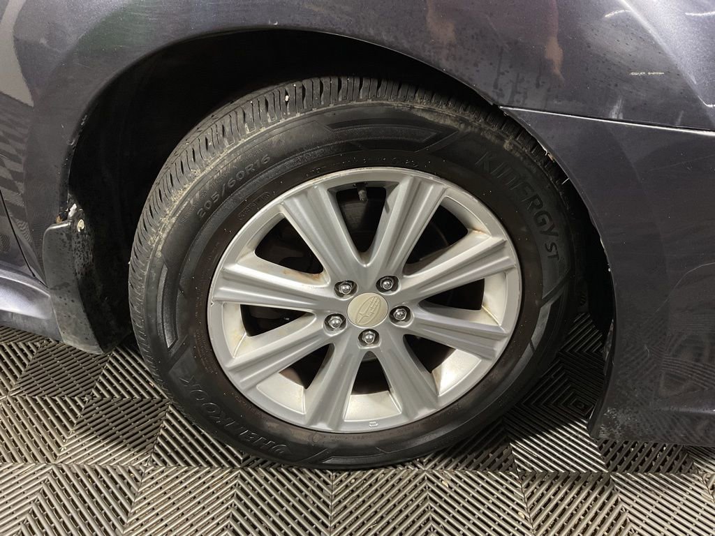 Used 2012 Subaru Legacy 2.5i Premium w/ All-Weather Pkg + Moonroof image 28