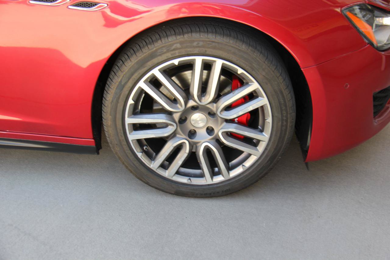 Used 2018 Maserati Ghibli RWD image 31