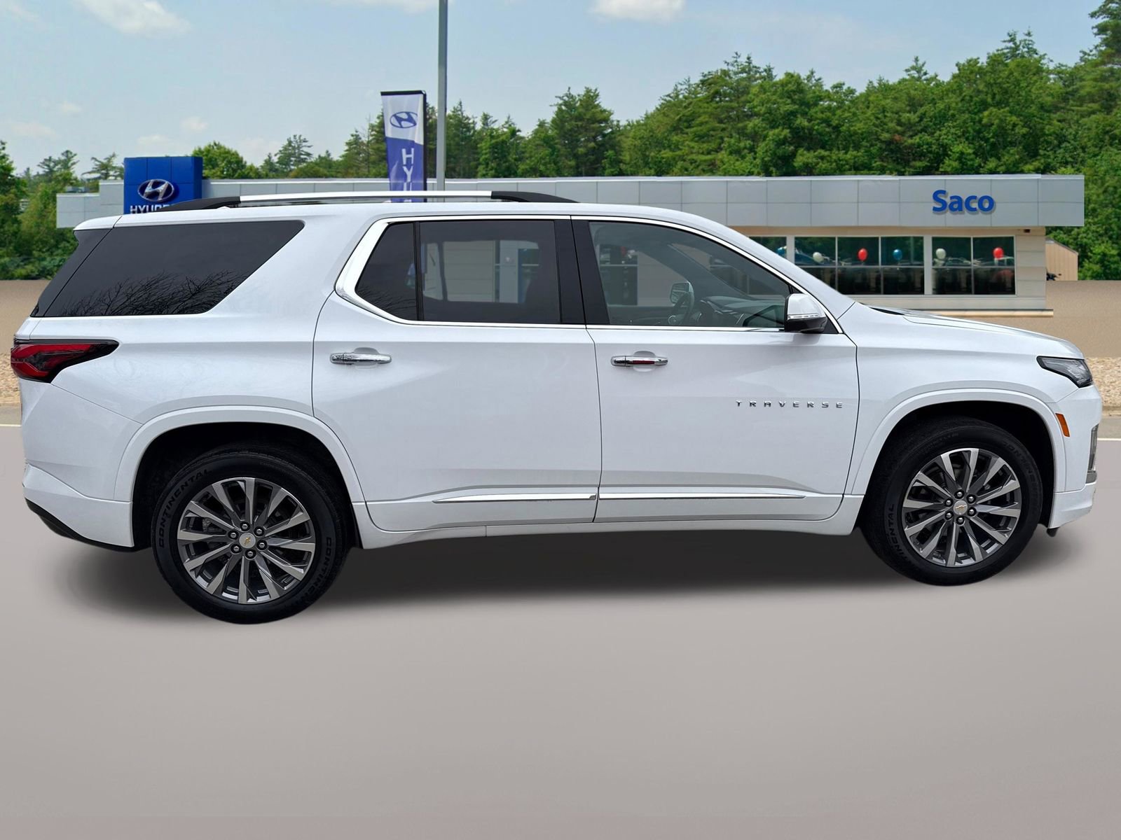 Used 2023 Chevrolet Traverse Premier AWD/4WD image 6