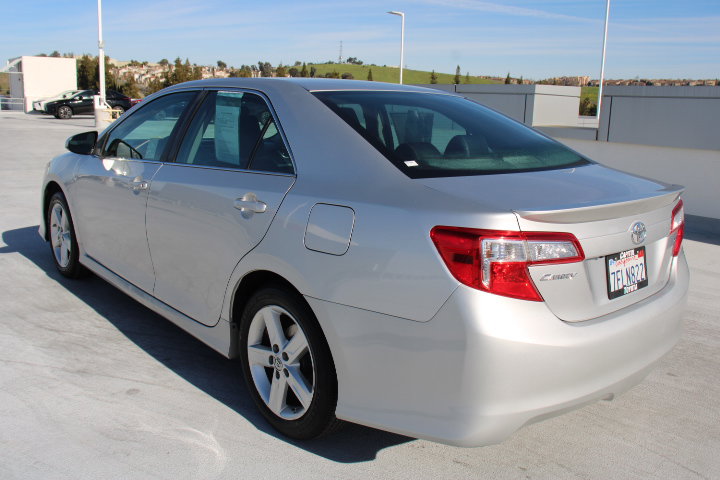 Used 2014 Toyota Camry SE image 5