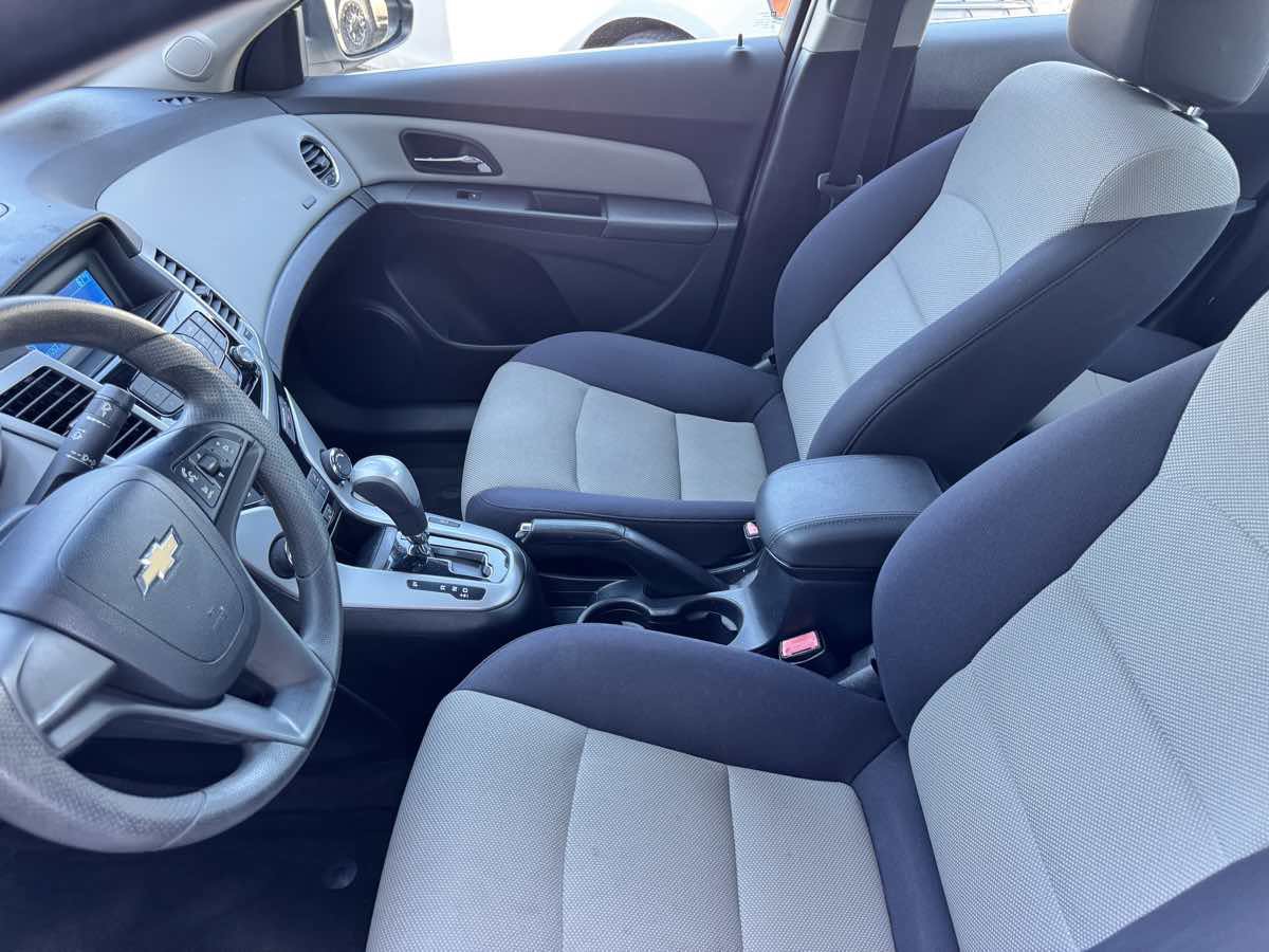 Used 2012 Chevrolet Cruze LS w/ Connectivity Package FWD image 33