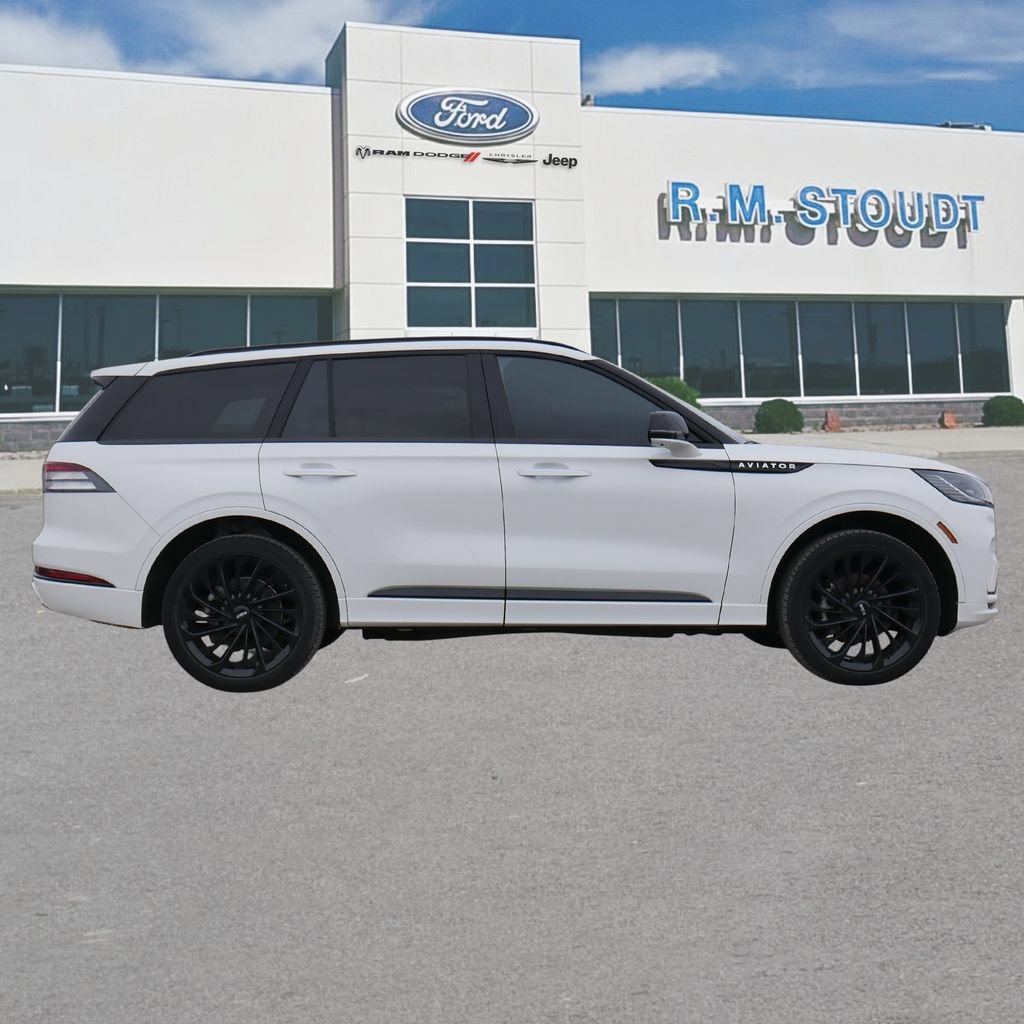 Used 2025 Lincoln Aviator Reserve w/ Jet Appearance Package AWD/4WD image 12