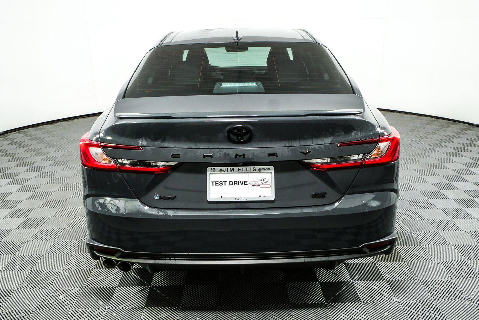 Used 2025 Toyota Camry SE w/ Convenience Package FWD image 26