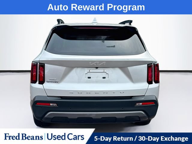 Used 2022 Kia Sorento S w/ Panoramic Sunroof Package AWD/4WD image 8