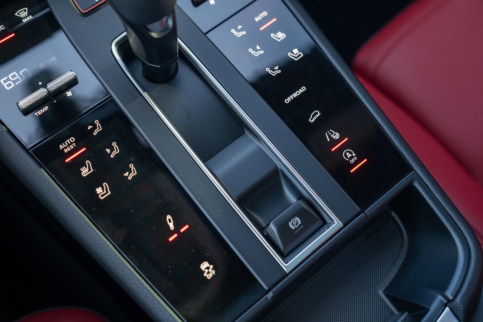 New 2026 Porsche Macan Turbo AWD/4WD image 20